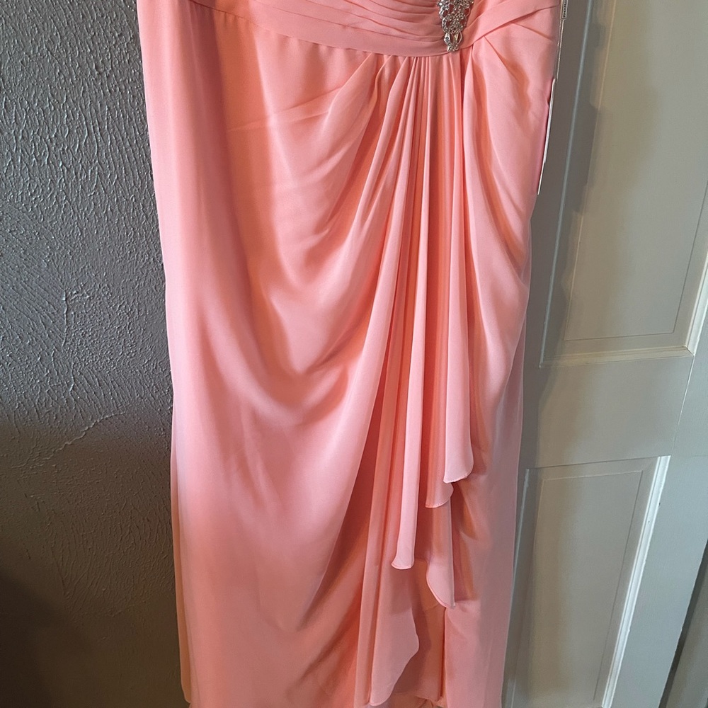 Sleeveless Coral Formal Gown - Picture 3 of 6